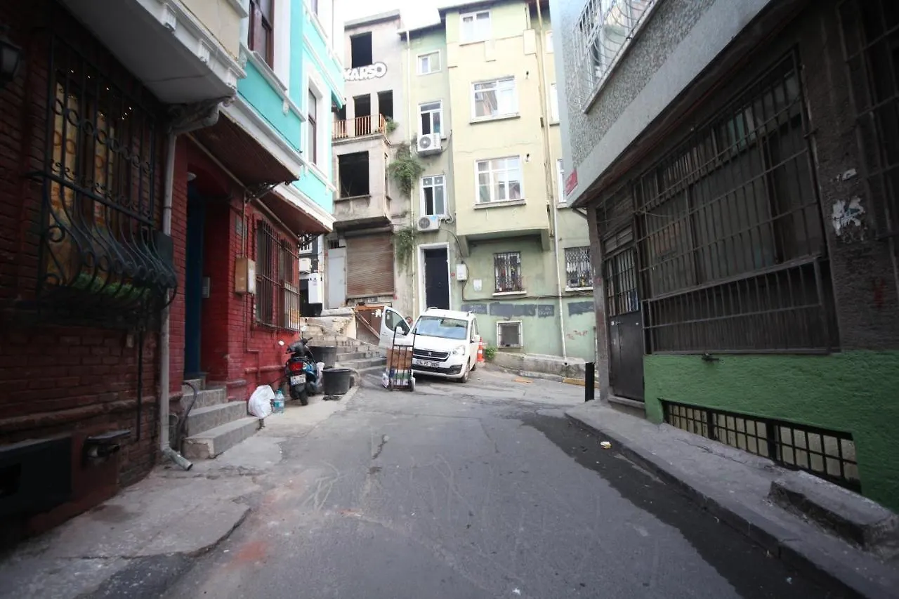 Private Room In Heart Of Taksim Square 1 Istanboel Turkije