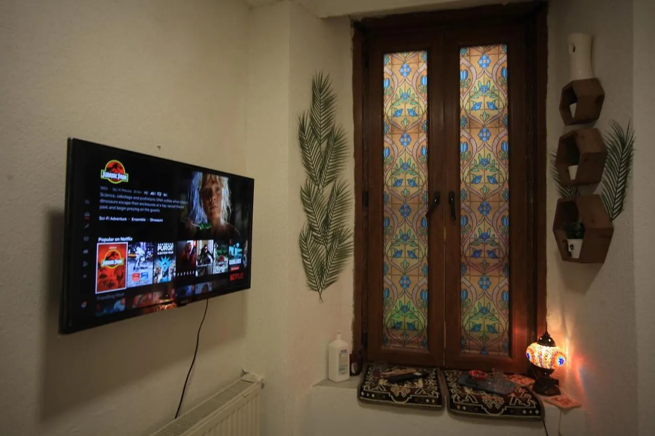 Private Room In Heart Of Taksim Square 1 Istanboel Turkije